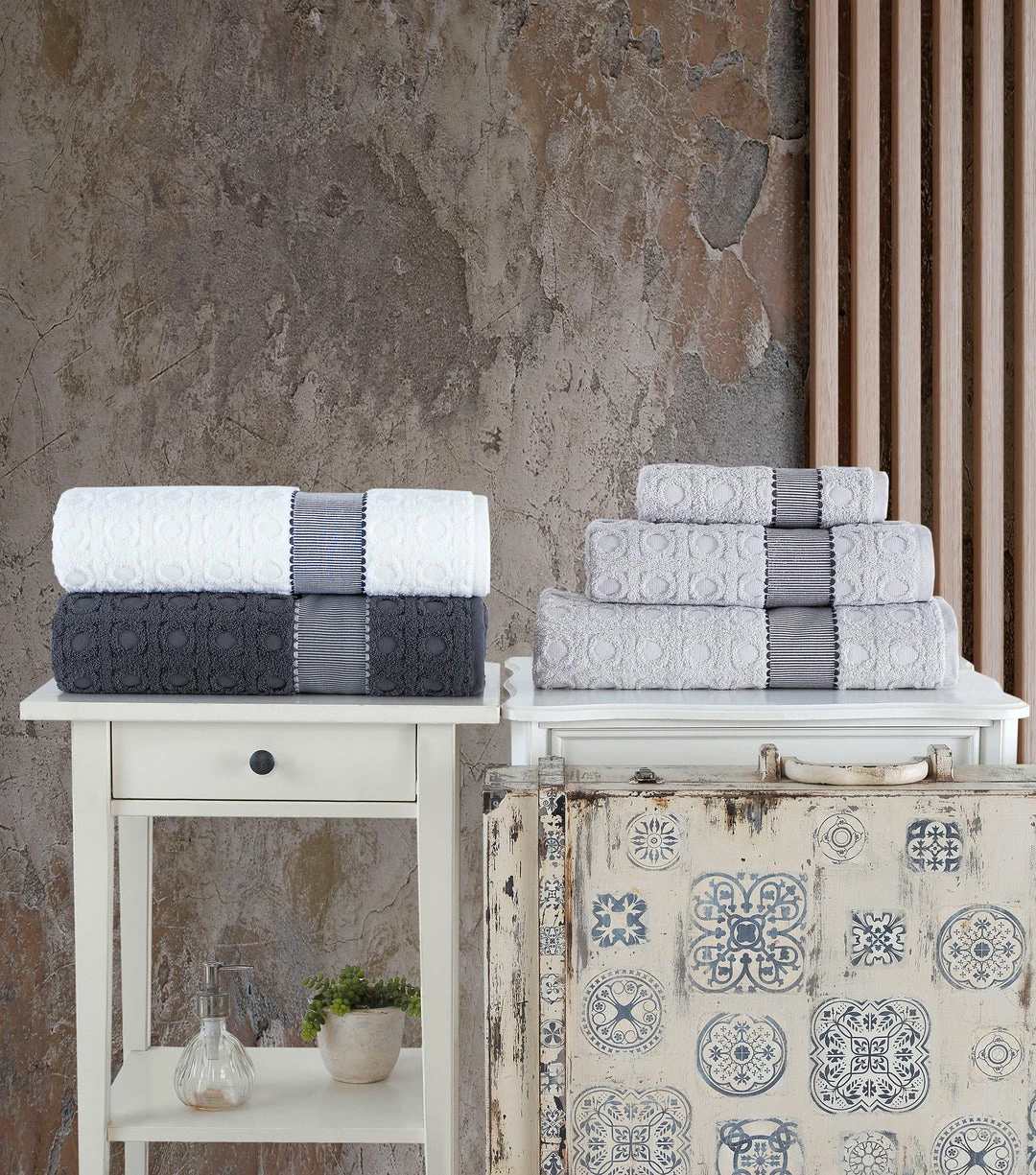 Hot Sale 🤩 Brooks Brothers Circle in Square Bath Sheet 🌟 - Image 5